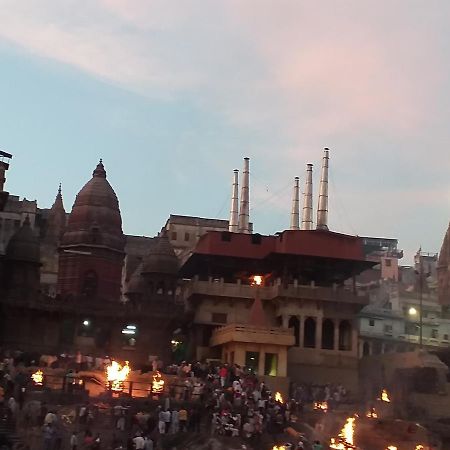 P G On Ganges Varanasi Eksteriør bilde