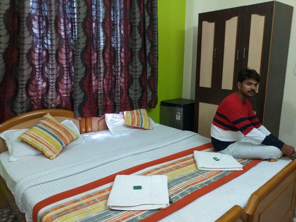 P G On Ganges Varanasi Eksteriør bilde