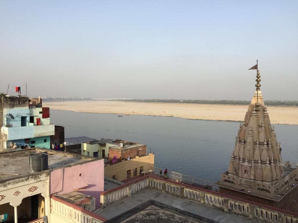 P G On Ganges Varanasi Eksteriør bilde